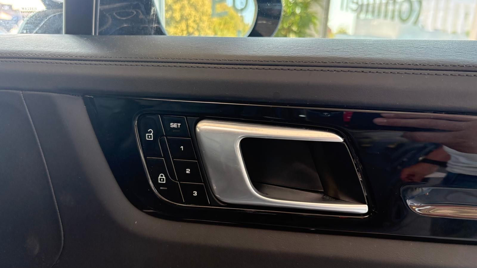 Fahrzeugabbildung Porsche Cayenne Coupe E-Hybrid allrad lenkung