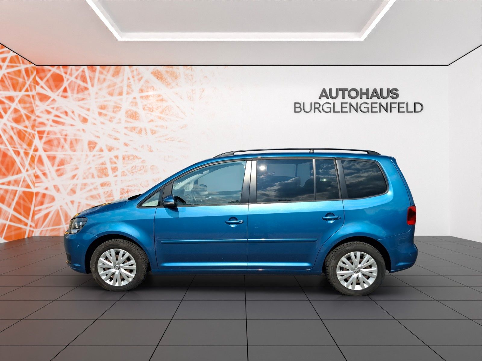 Fahrzeugabbildung Volkswagen Touran Comfortline BMT ! 7-Sitzer ! Navi ! AHK !