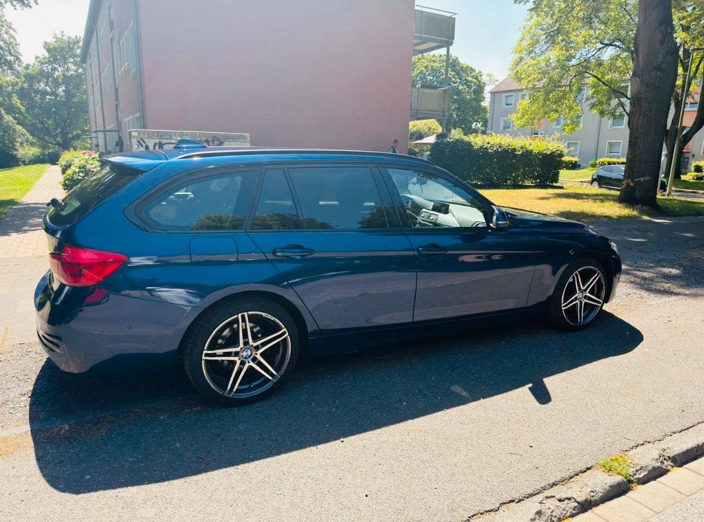 Image of BMW 320