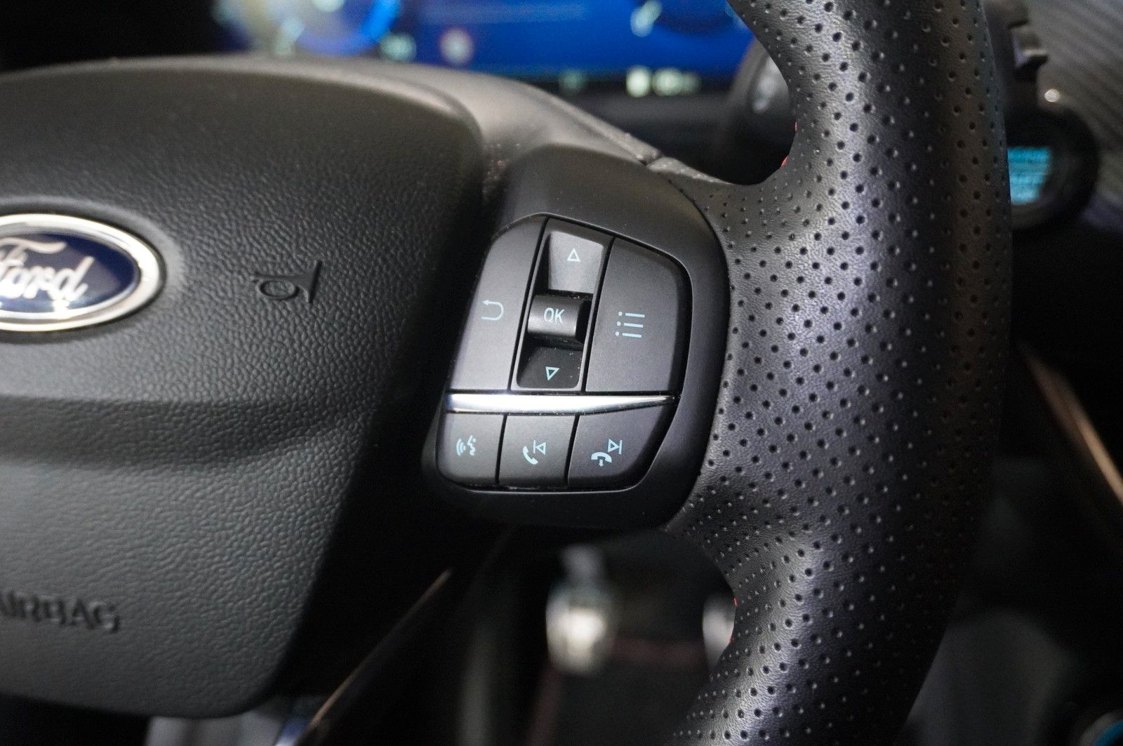 Fahrzeugabbildung Ford Puma 1.0 ST-LINE X NAVI/LED/KAMERA/SPORT/B&O/AHK