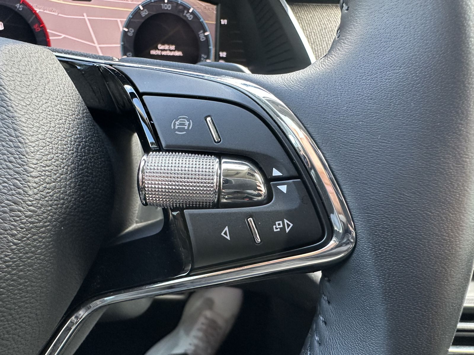 Fahrzeugabbildung SKODA Octavia Combi Scout 2.0 TDI DSG 4x4 NAV+LED+AHK