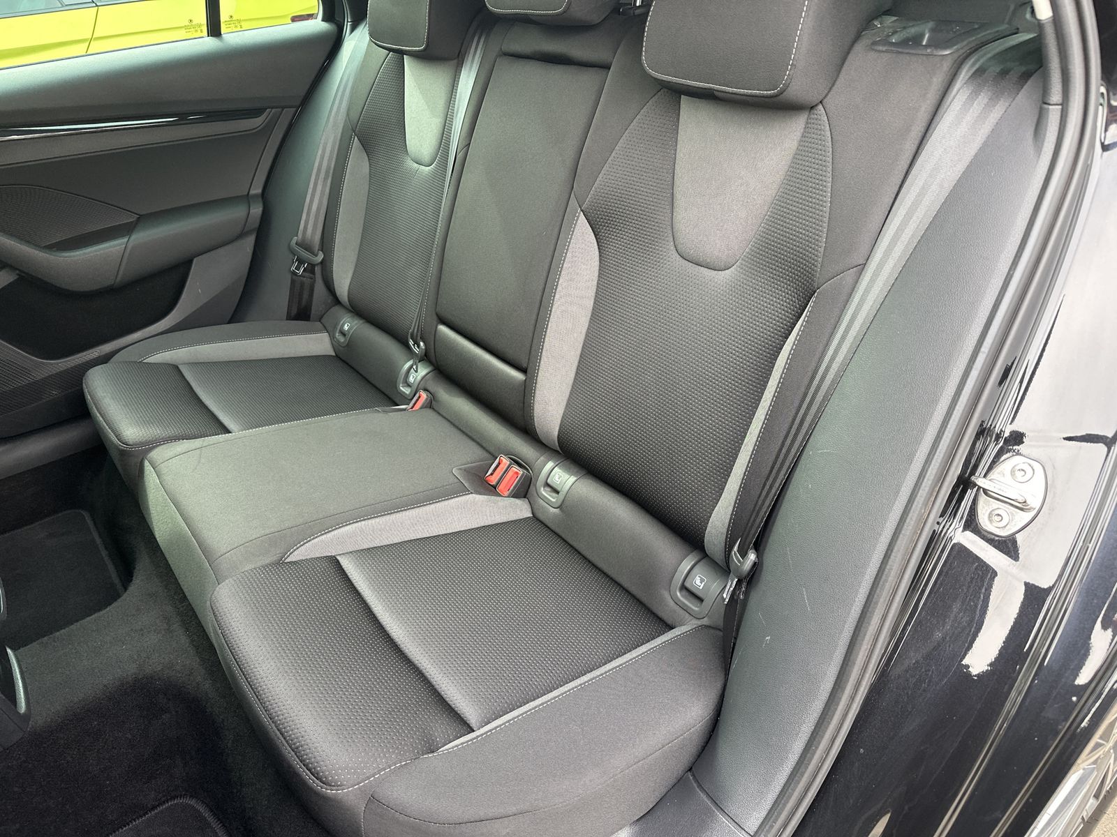 Fahrzeugabbildung SKODA Octavia Combi 4x4 Ambition NAV+LED+AHK+KESSY+ACC