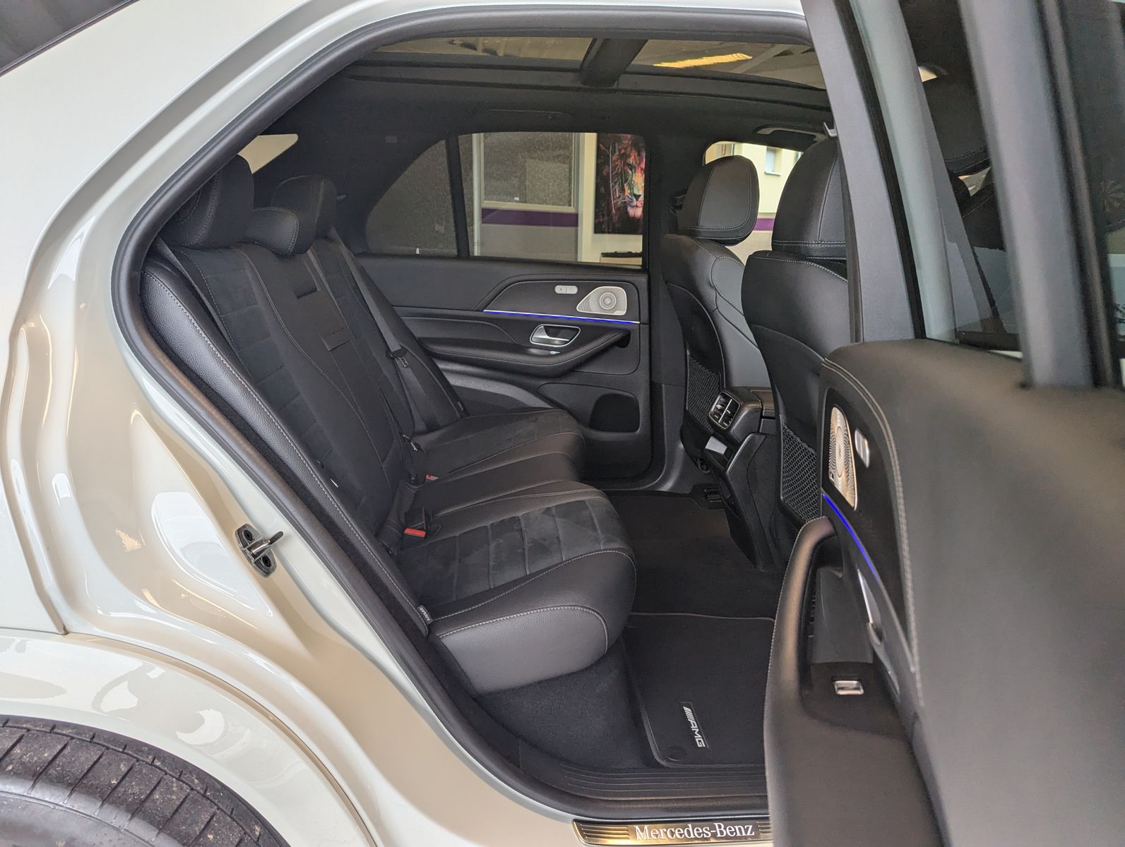 MERCEDES-BENZ GLE 400 d 4M AMG Pano Burmester Multibeam AHK 21 - Image 17