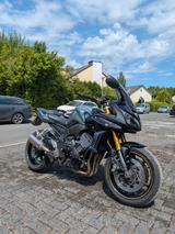 Yamaha FZ1 RN16 - YAMAHA R1