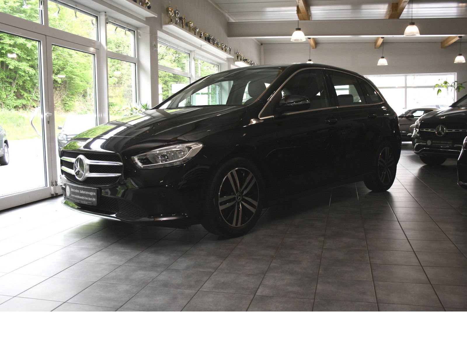 Fahrzeugabbildung Mercedes-Benz B 180 Progres.*MBUX High-End*Verkehrszeichen-Ass
