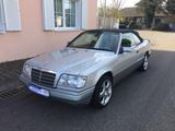 Mercedes-Benz E 200 # Cabrio # Autom.# Leder# Guter Zustand - gebrauchte Mercedes-Benz E-Klasse aus dem Jahr 1994