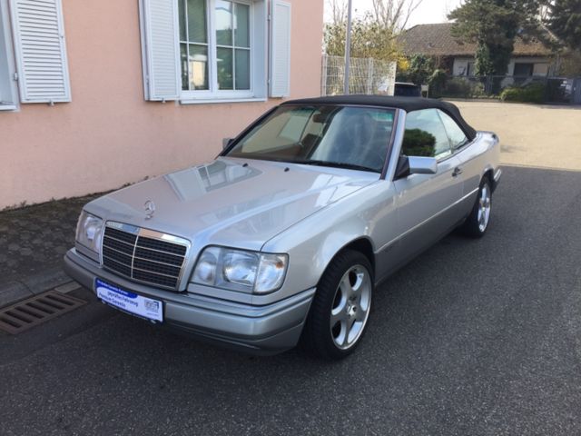 Mercedes-Benz E 200 # Cabrio # Autom.# Leder# Guter Zustand