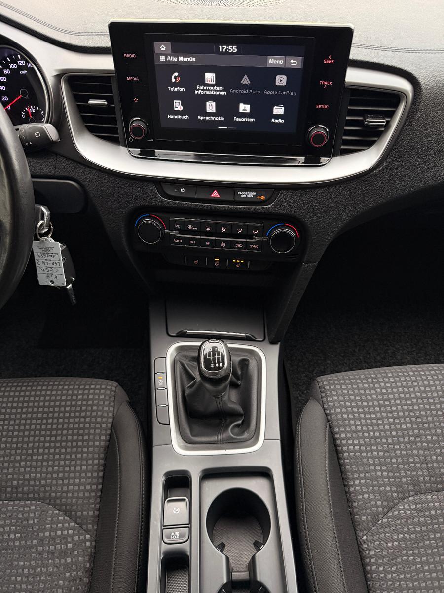 Kia Ceed 1.0 T-GDI 100 Attract/CarPlay/Android/Sitzh