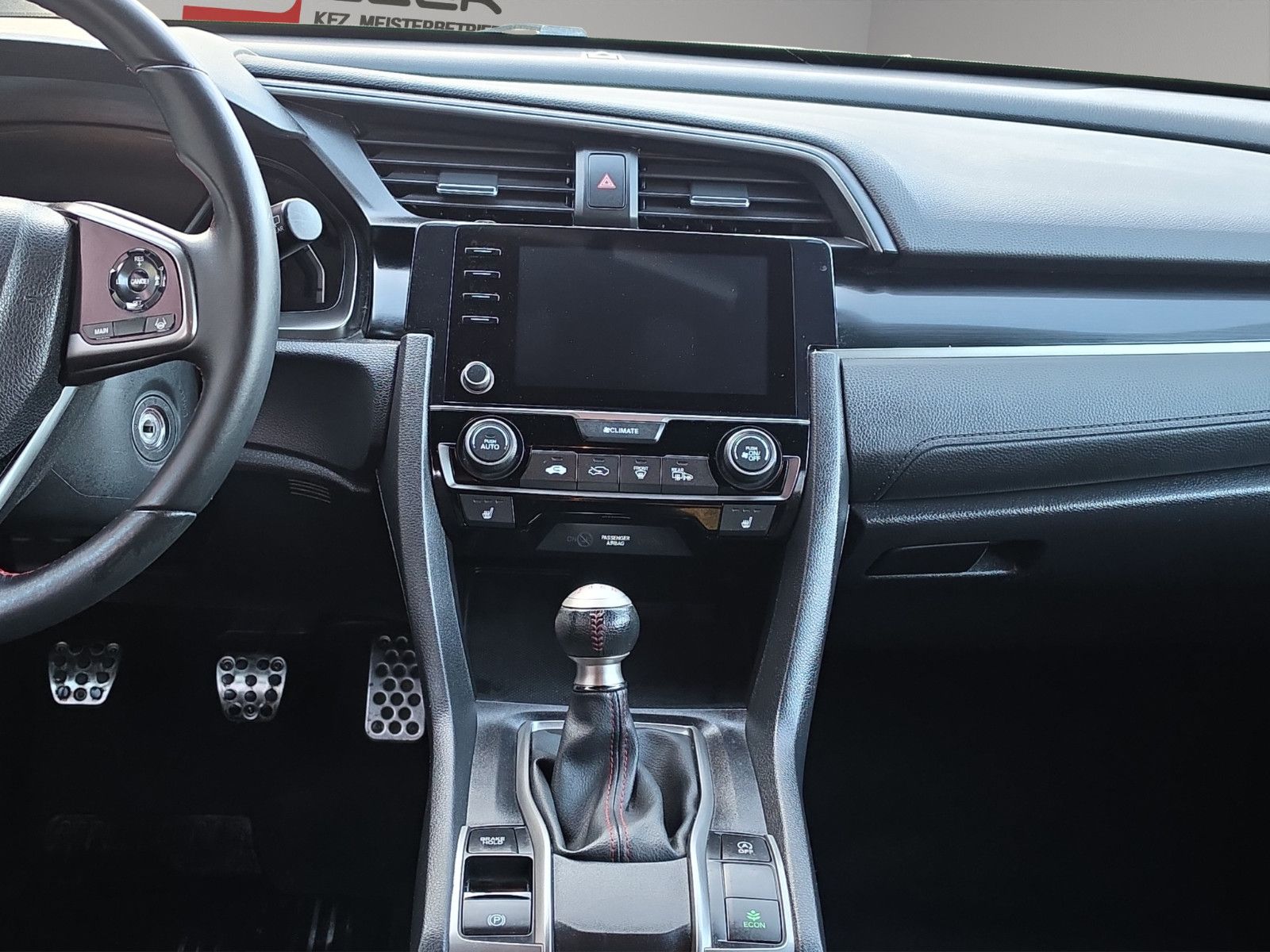 Fahrzeugabbildung Honda Civic Lim. 5-trg. 1.0 Comfort Sport NAVI LED ACC