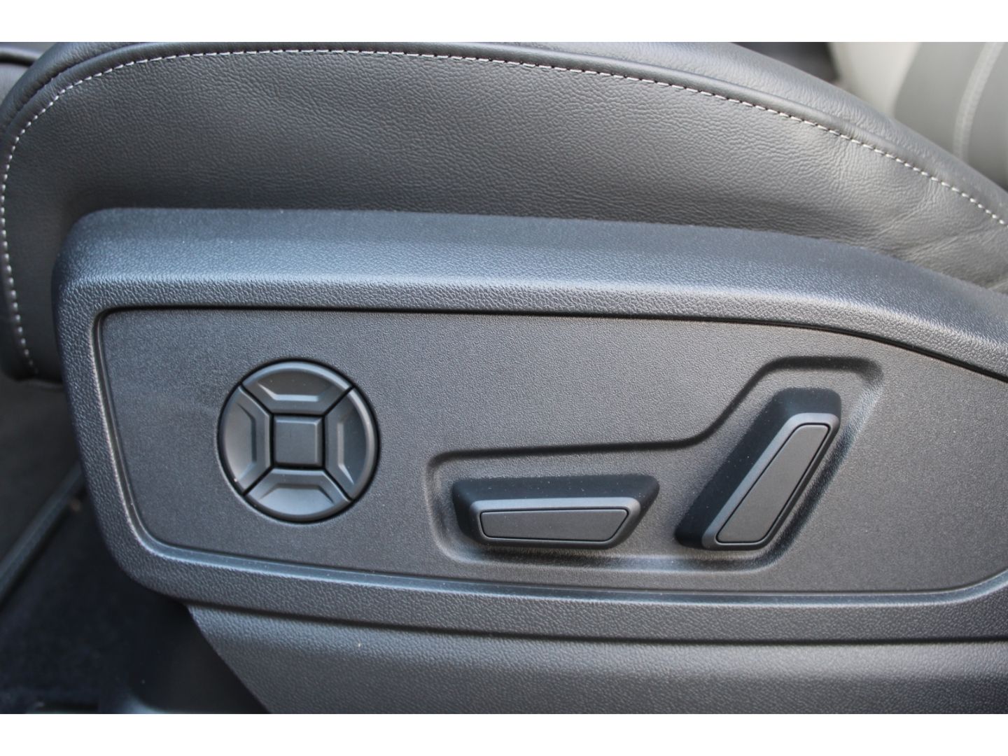 Q5 SUV TDI qu.Str. S-Line*Tech+*MTRX*360*Key*20'