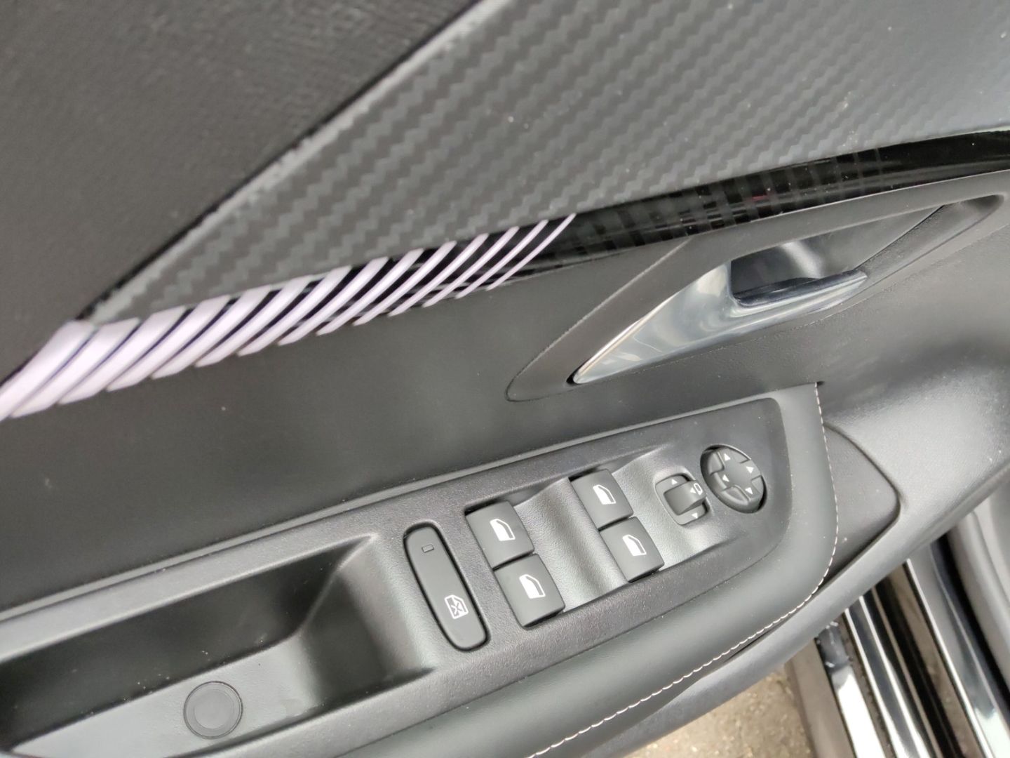 Peugeot 208 - Bild 19