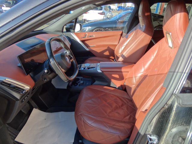 Fahrzeugabbildung BMW iX 40 xDrive Sport/1.Hd/SkyLounge/Laser/Ha/Ka