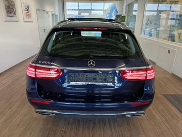 Mercedes E 200 - 5