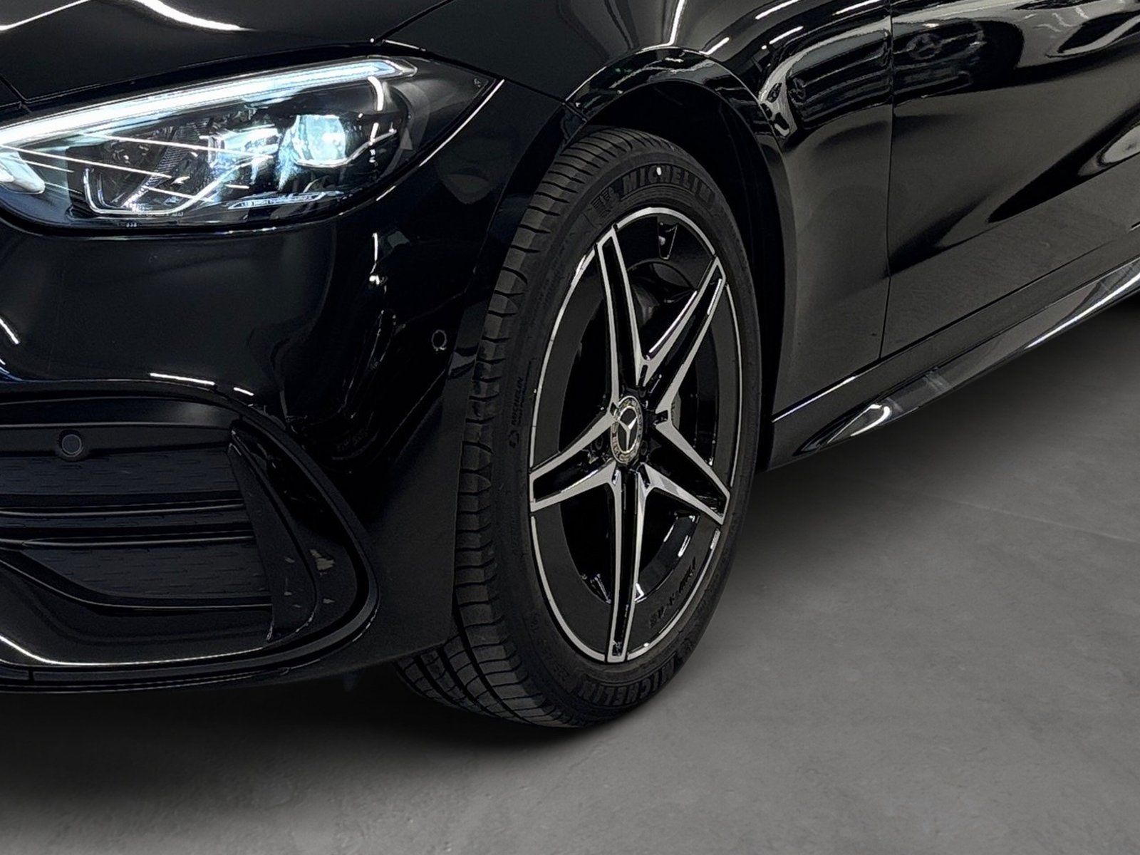 Fahrzeugabbildung Mercedes-Benz C 300 e AMG*AHK*Kamera*Distronic*Totw*LED*Night*