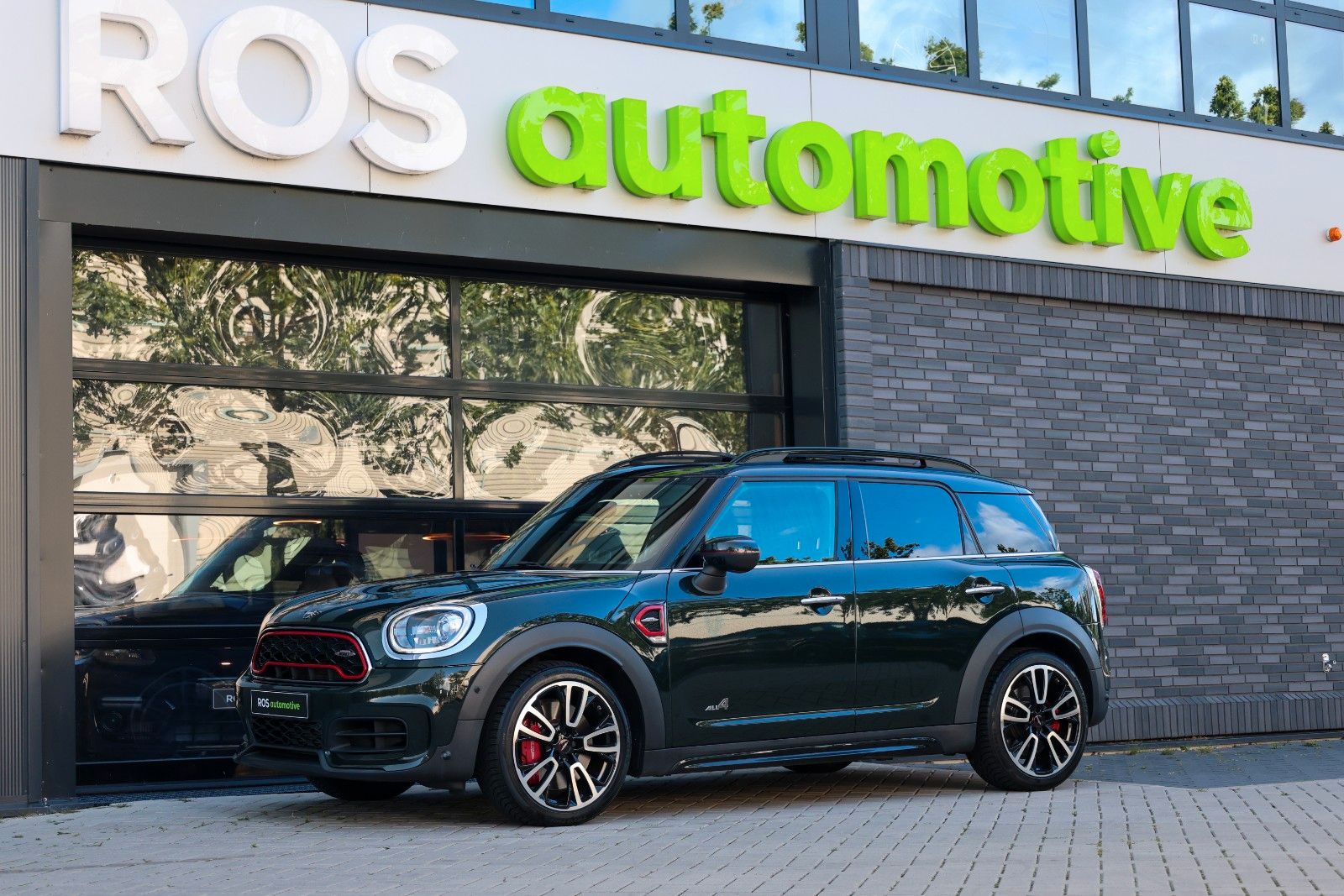 MINI John Cooper Works ALL4 imagem 3