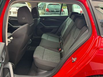 Fahrzeugabbildung SKODA Octavia Combi 2.0 TDI Clever DSG Ergo RFK Temp