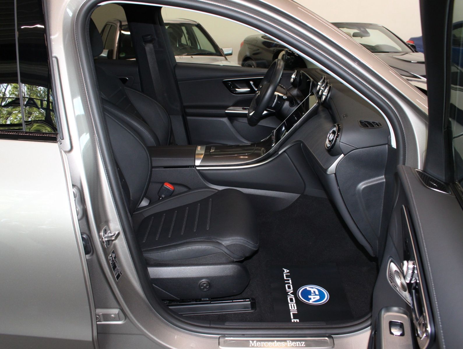 Fahrzeugabbildung Mercedes-Benz GLC 200 4Matic AMG Line*Pano*Burmester*Ambiente