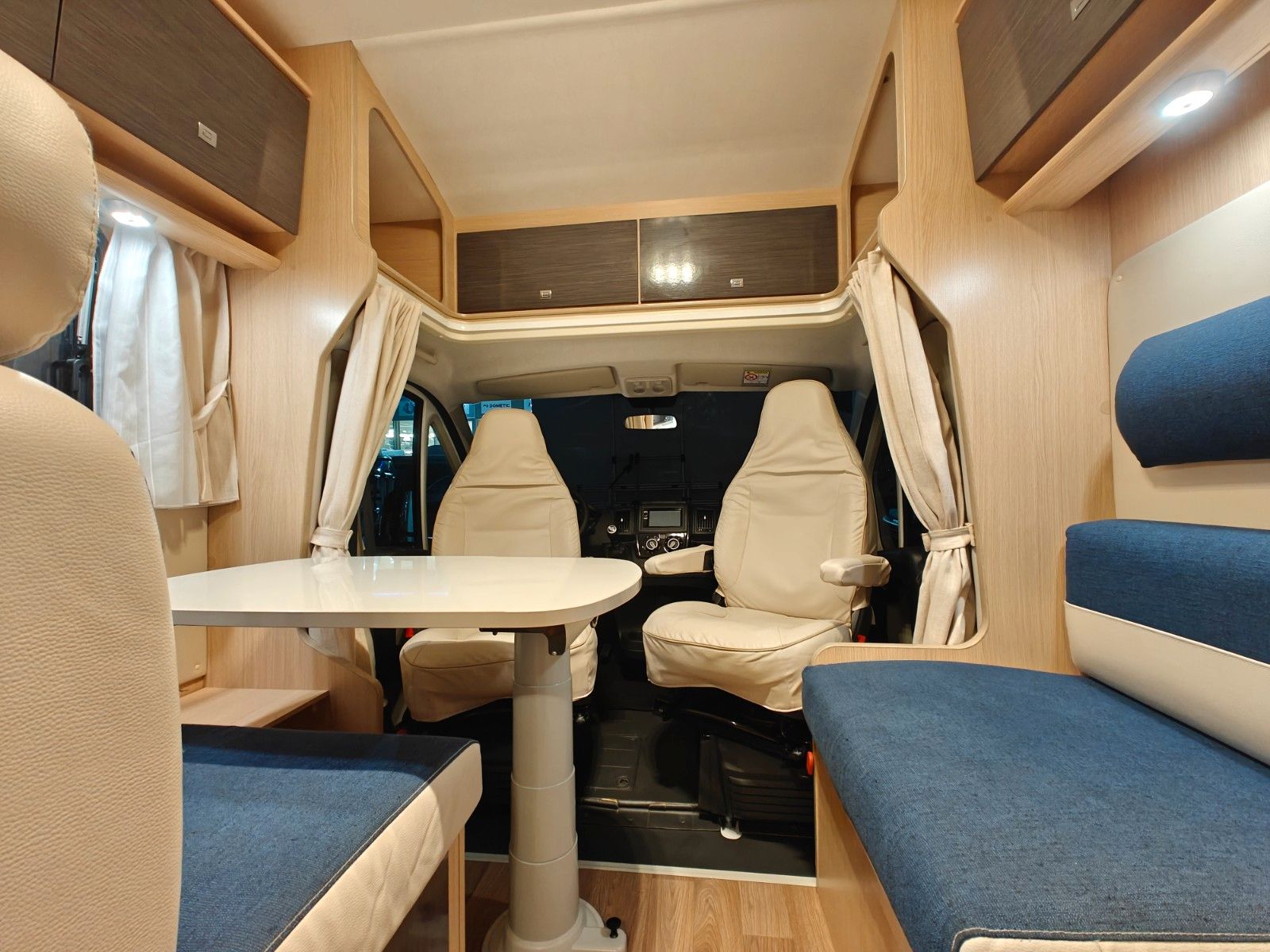 Fahrzeugabbildung XGO Dynamic 95 P - Autom. SAT, TV, Einzelbetten -