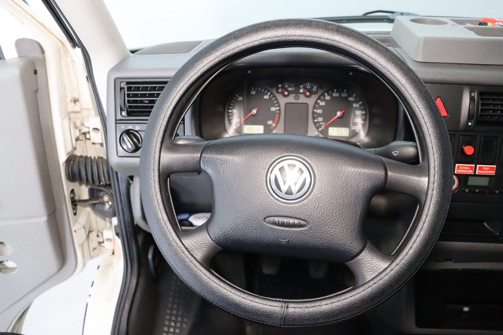 Fahrzeugabbildung Volkswagen T4 Kombi 2.5 syncro *Klima Allrad * Bett * Zelt