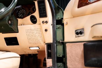 1987 Aston Martin V8 VANTAGE — миниатюра 32