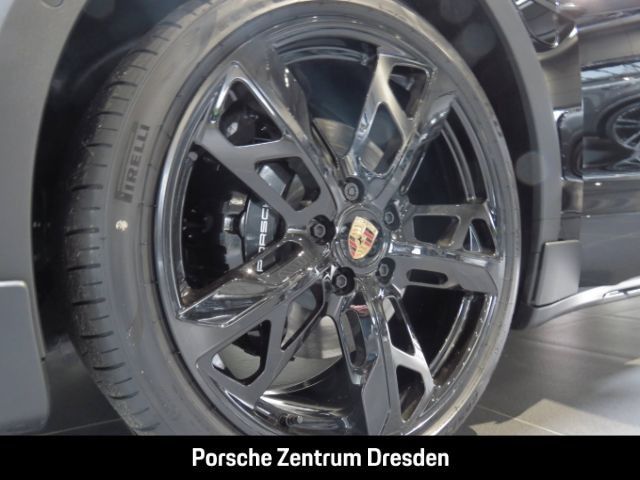 Porsche Taycan - Bild 36