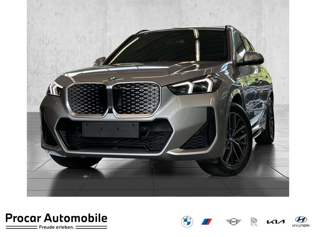 BMW iX1