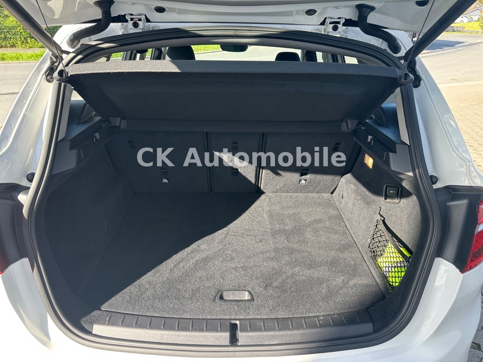 Fahrzeugabbildung BMW 218i Active Tourer Advantage Automatik/Navi/AHK