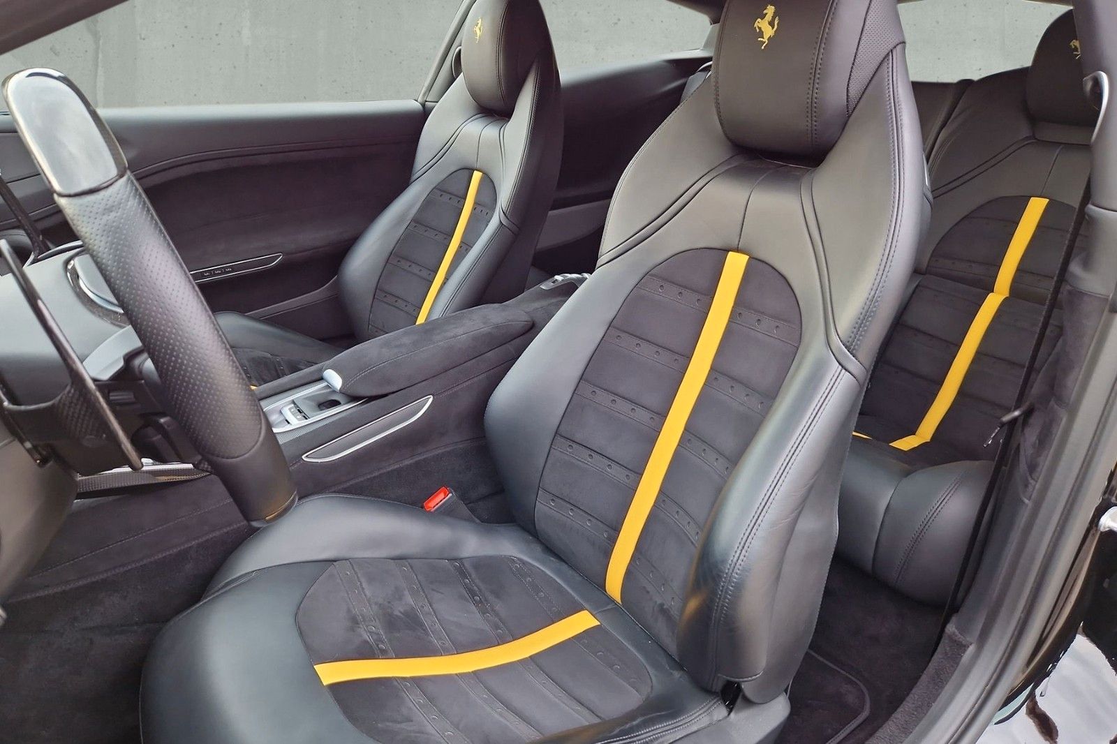 Fahrzeugabbildung Ferrari GTC4Lusso V12*Alles Karbon*Lift*Approved*
