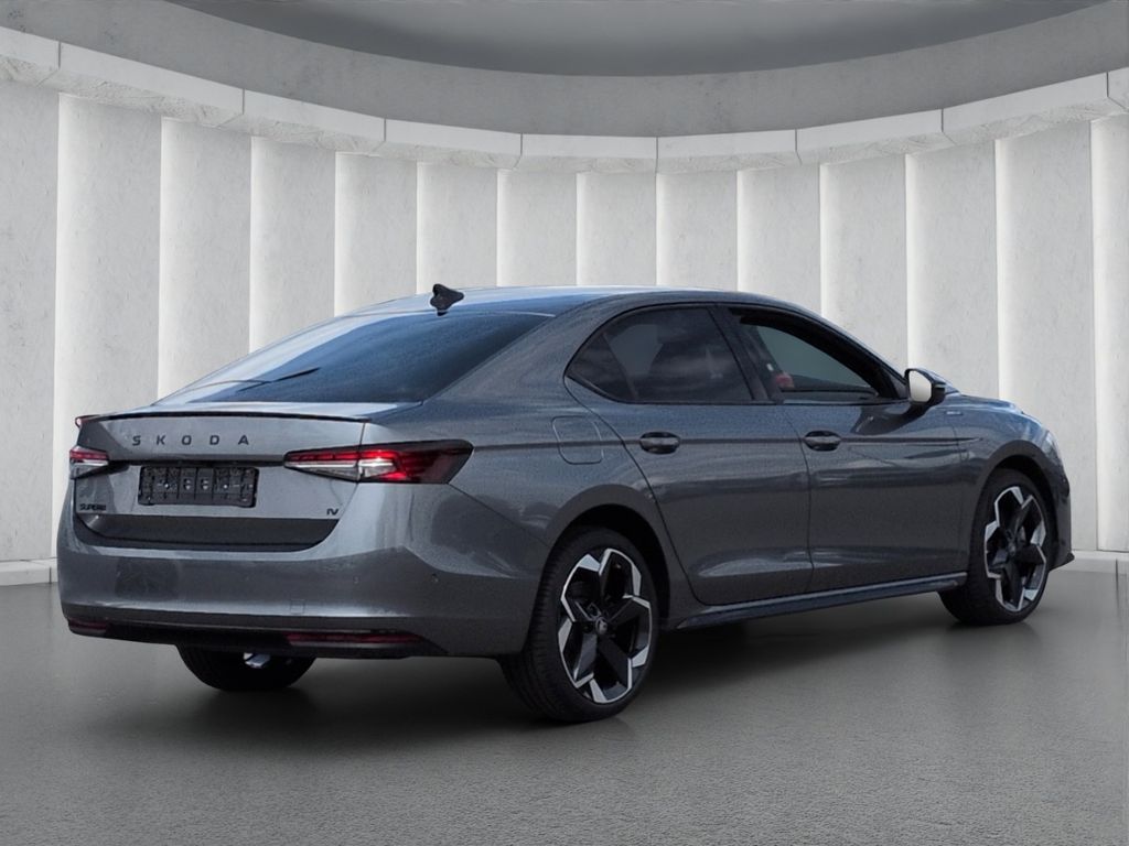 Skoda Superb — fotografia 3
