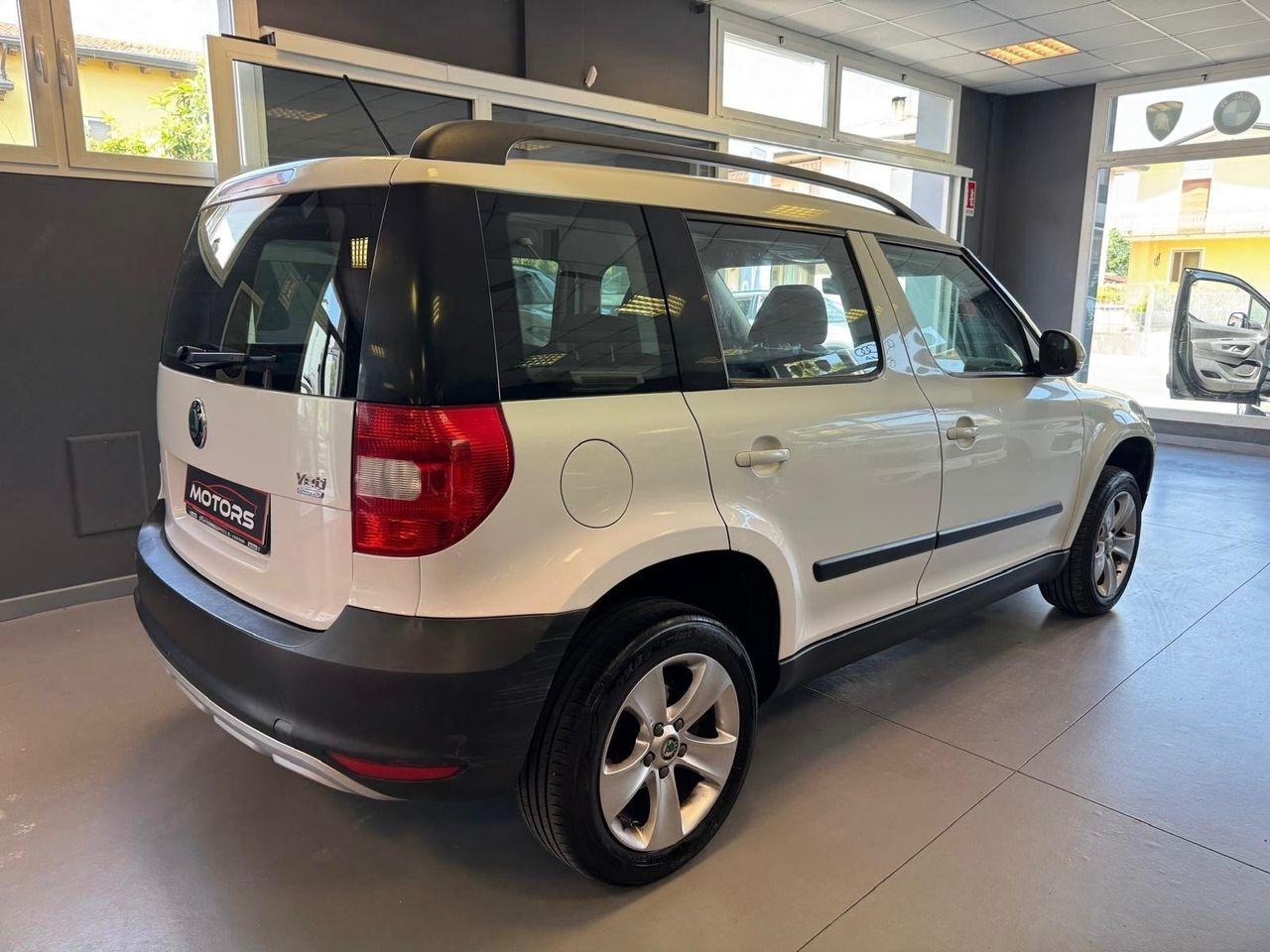 Skoda Yeti 2011 — салон