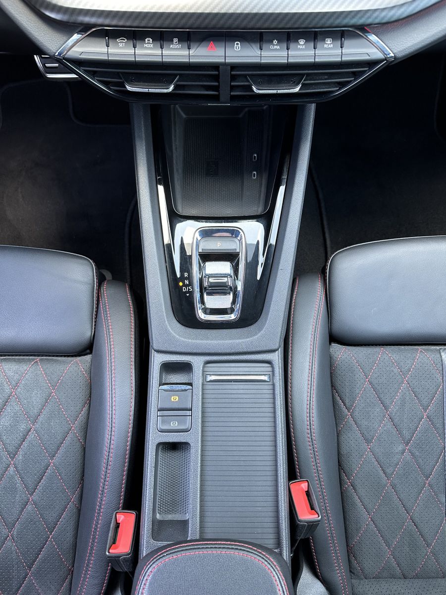 Fahrzeugabbildung SKODA Octavia Combi 2.0 TDI DSG RS Plus NAV+MATRIX+ACC
