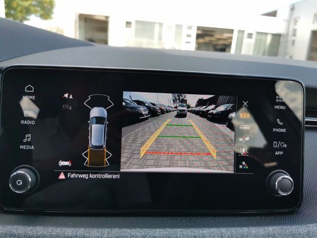 Fahrzeugabbildung SKODA Scala 1.0 TSI DSG Drive MATRIX-LED FRONZSCHEIBEN