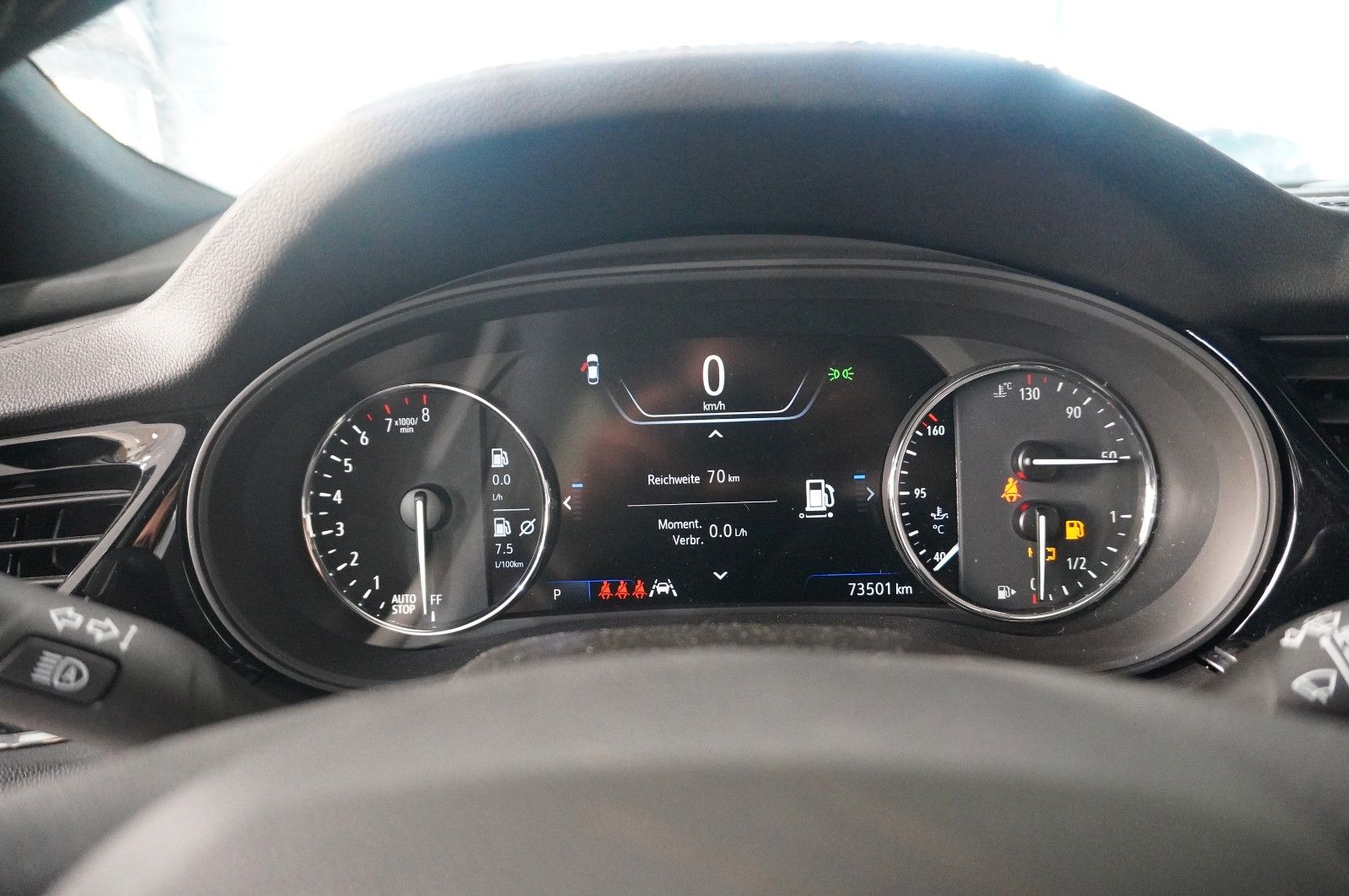 Fahrzeugabbildung Opel Insignia B ST 2.0T ELEGANCE NAVI/LED/VIRT./DAB+