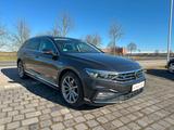 Volkswagen Passat R-Line Elegance 4Motion*DSG*Matrix*iQ*HuD - Volkswagen Passat Variant in Erfurt