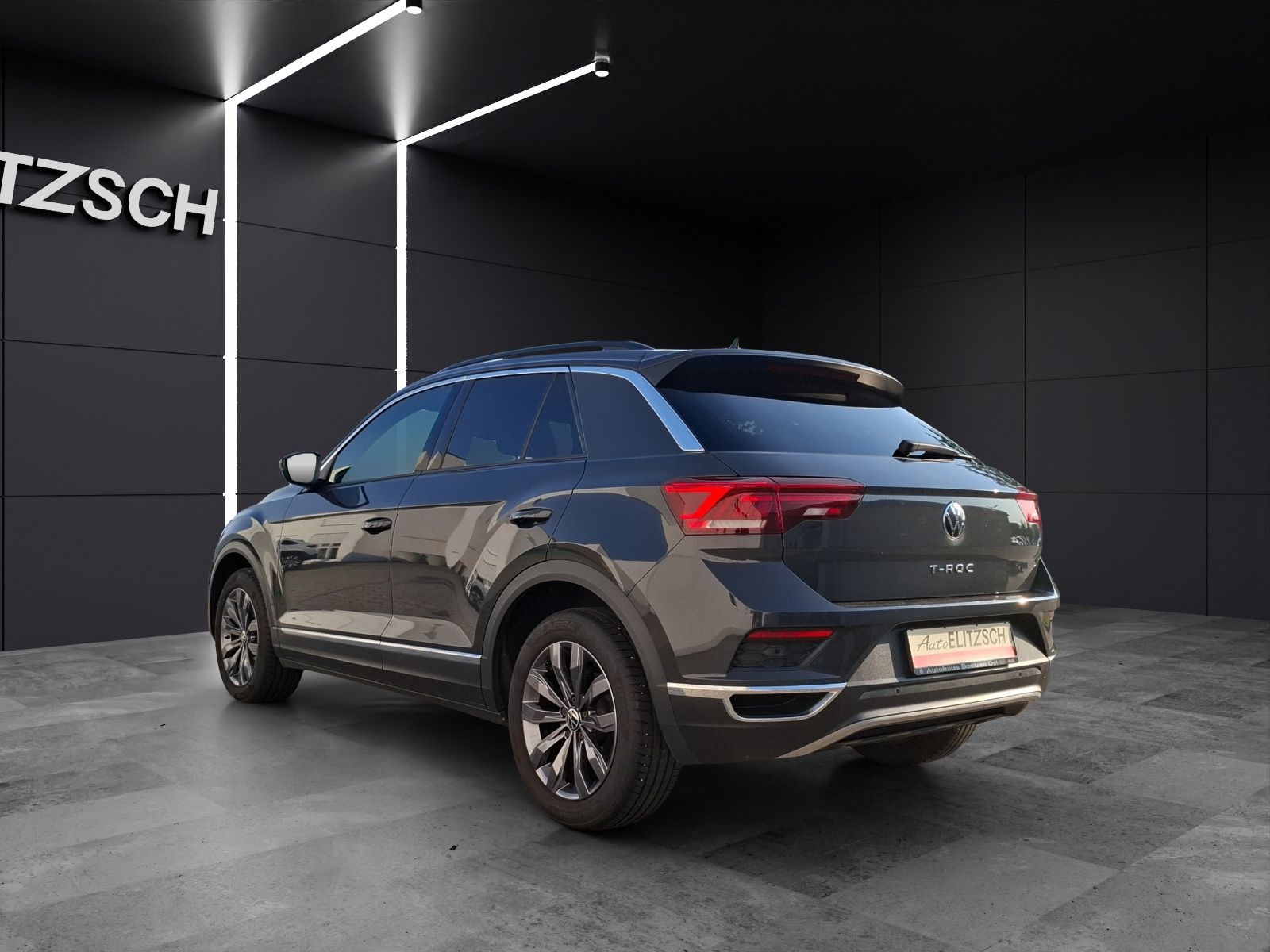 Fahrzeugabbildung Volkswagen T-Roc TSI Sport LED AHK ACC PDC SHZ