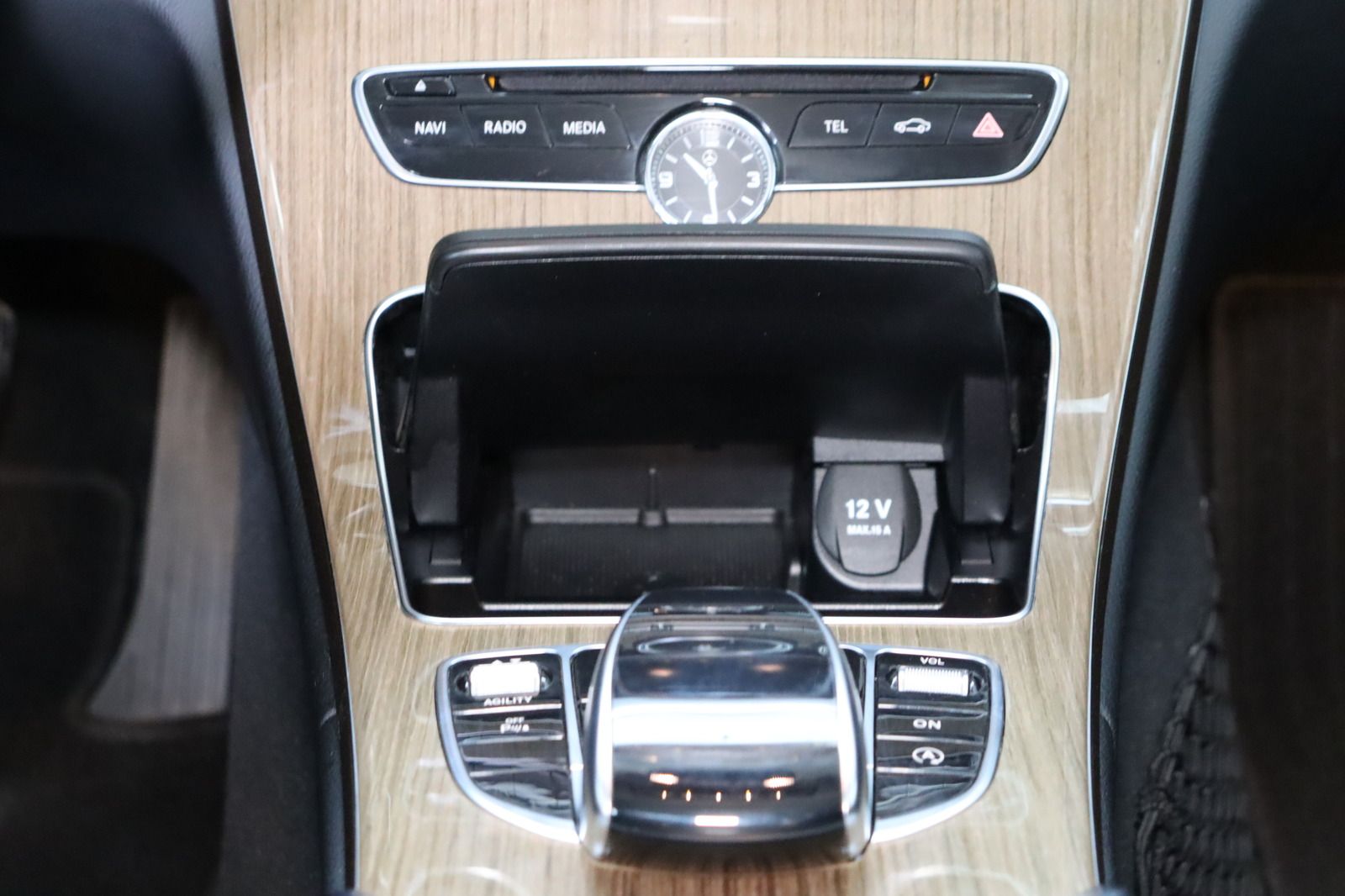 Fahrzeugabbildung Mercedes-Benz C 180 CGI Exclusive * Navi * Sitzhzg * TOP