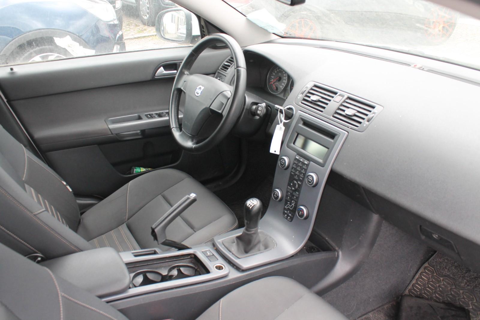 Volvo V50 2012 — photo 7