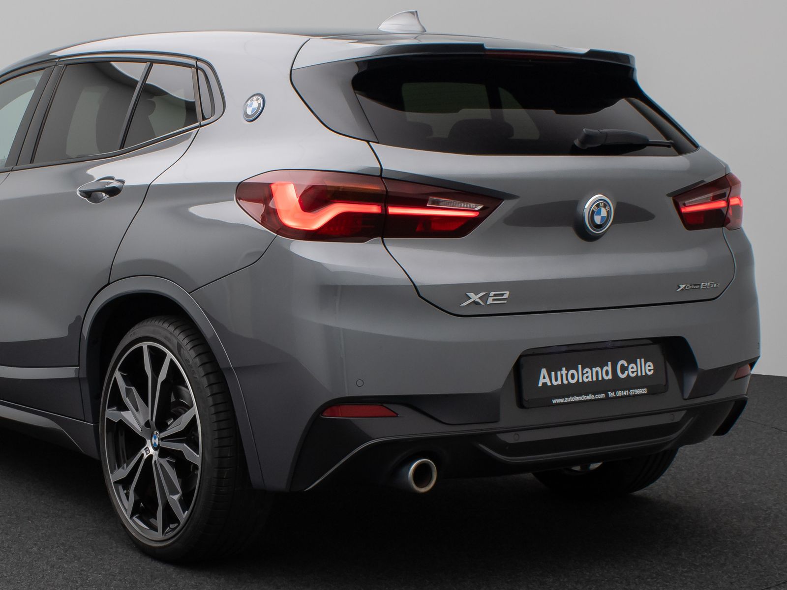 Fahrzeugabbildung BMW X2 xD25e M Sport HUD DAB HiFi LED Alarm 20Zoll
