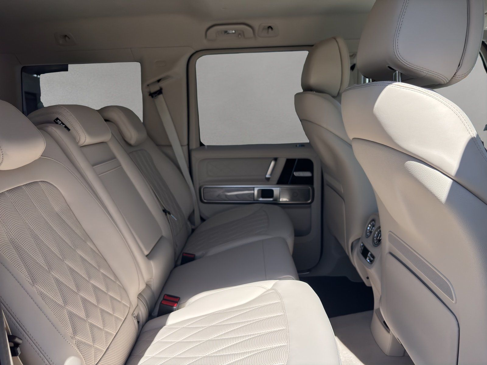Fahrzeugabbildung Mercedes-Benz G 450 d AMG DISTRO Burme MLED Manufaktur SUPERIO