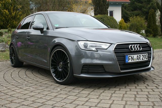 Audi A3 Sportback 19Zoll-Räder Sportfahrwerksfedern