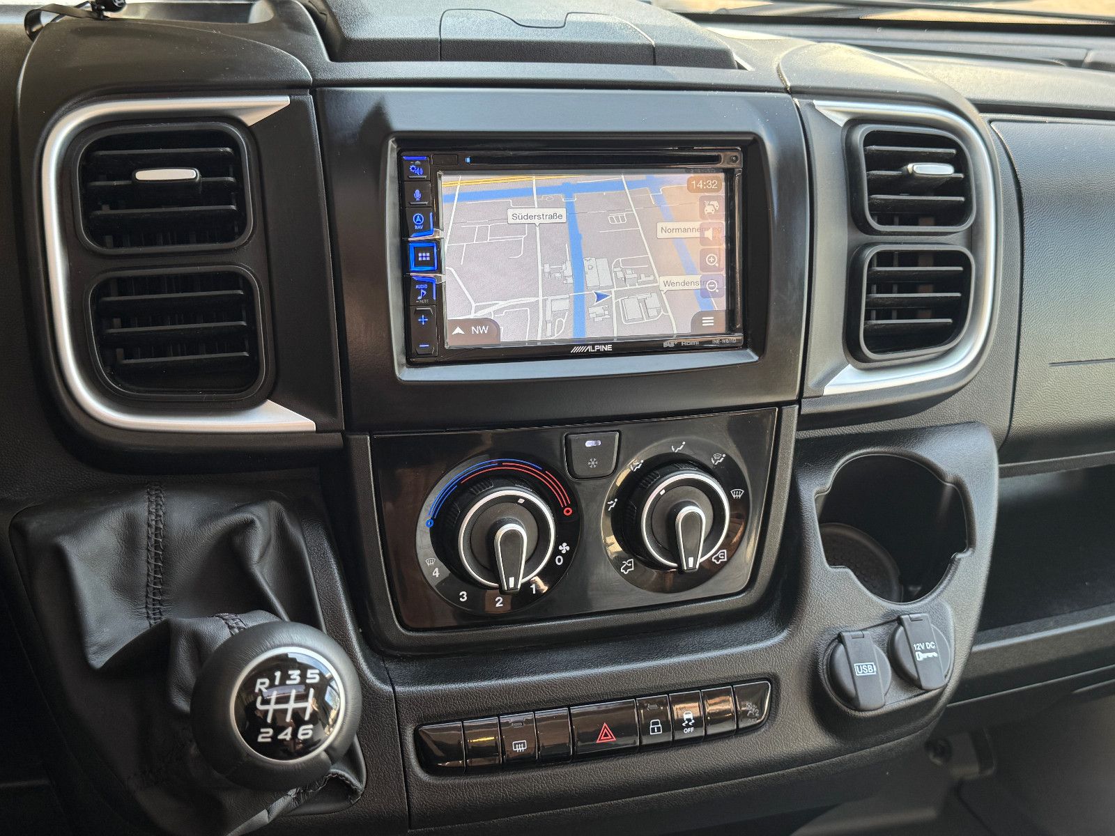 Fahrzeugabbildung Sunlight T 68 ADVENTURE EDITION FIAT LITIHIUM INVERTER 1H