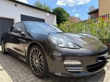 Porsche Panamera 4S S - Porsche Panamera aus 2012 mit Benzin-Antrieb