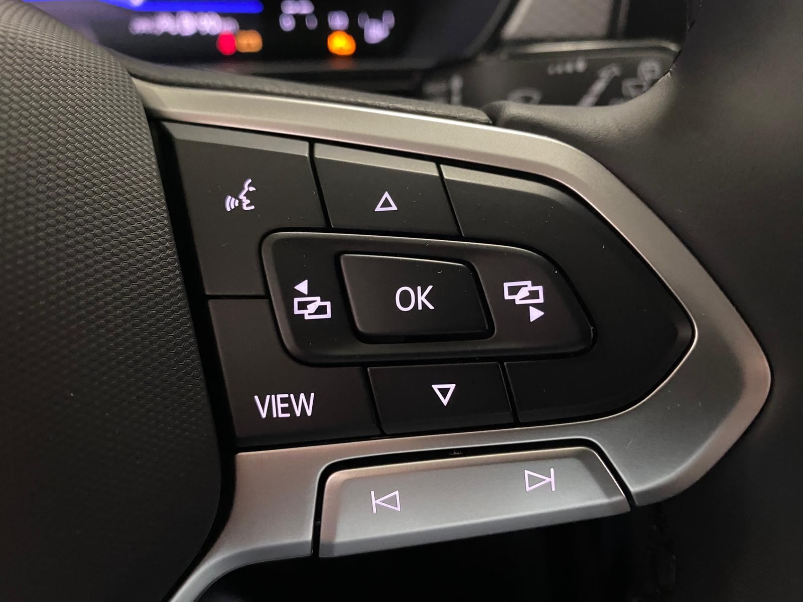 Fahrzeugabbildung Volkswagen T-Cross 1.0 TSI Life+APP+ACC+TOTWINKEL+KAMERA+++