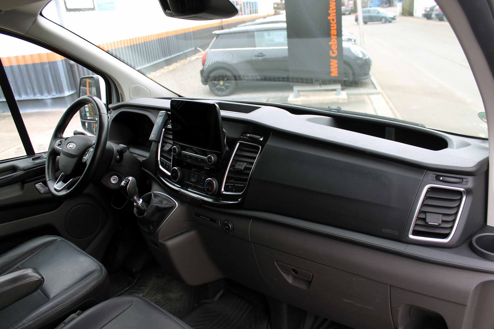 Fahrzeugabbildung Ford Transit Custom Kasten 290 L1 Sport KAM NAV KLIMA