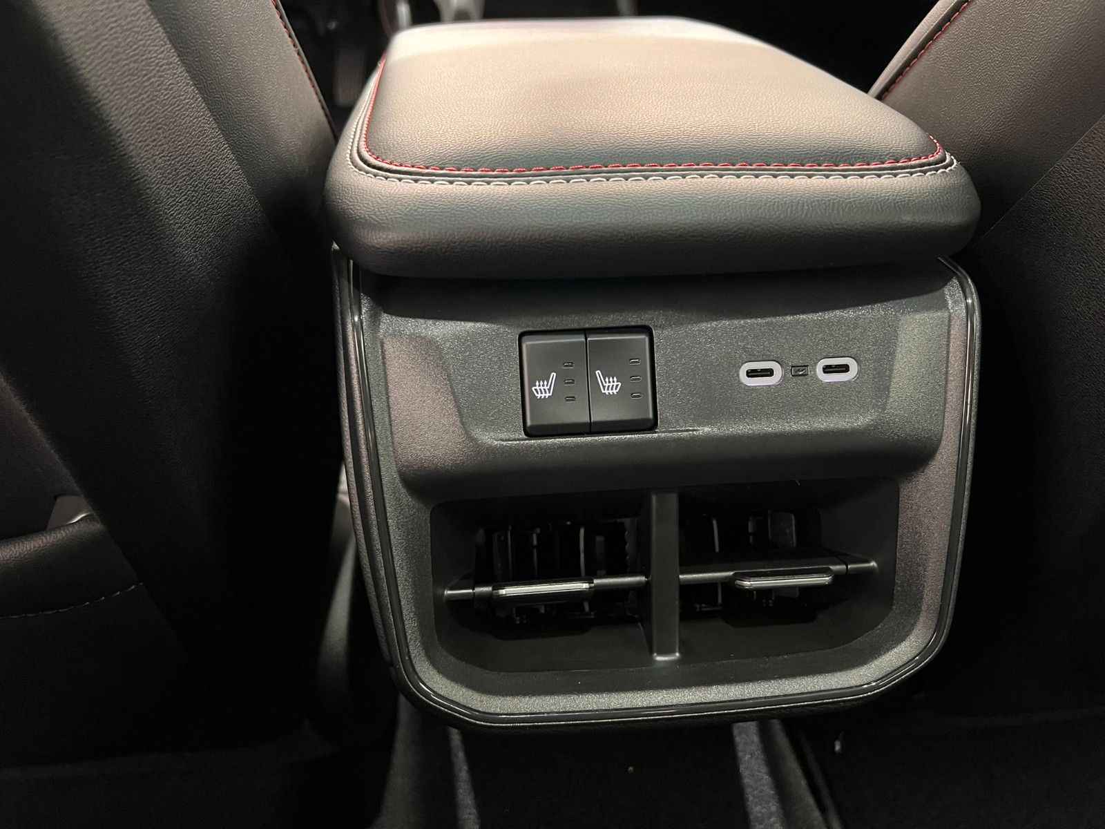 Fahrzeugabbildung Dodge Charger Scat Pack - 4 Door - SIXPACK - AWD