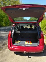 Peugeot 5008 1.6 Active 155 THP Active - Peugeot 5008 mit Benzin-Antrieb: 1.6