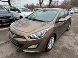 Hyundai i30 Trend Motor 1,4 Ltr PDC SHZ - gebrauchte Hyundai i30 aus dem Jahr 2013