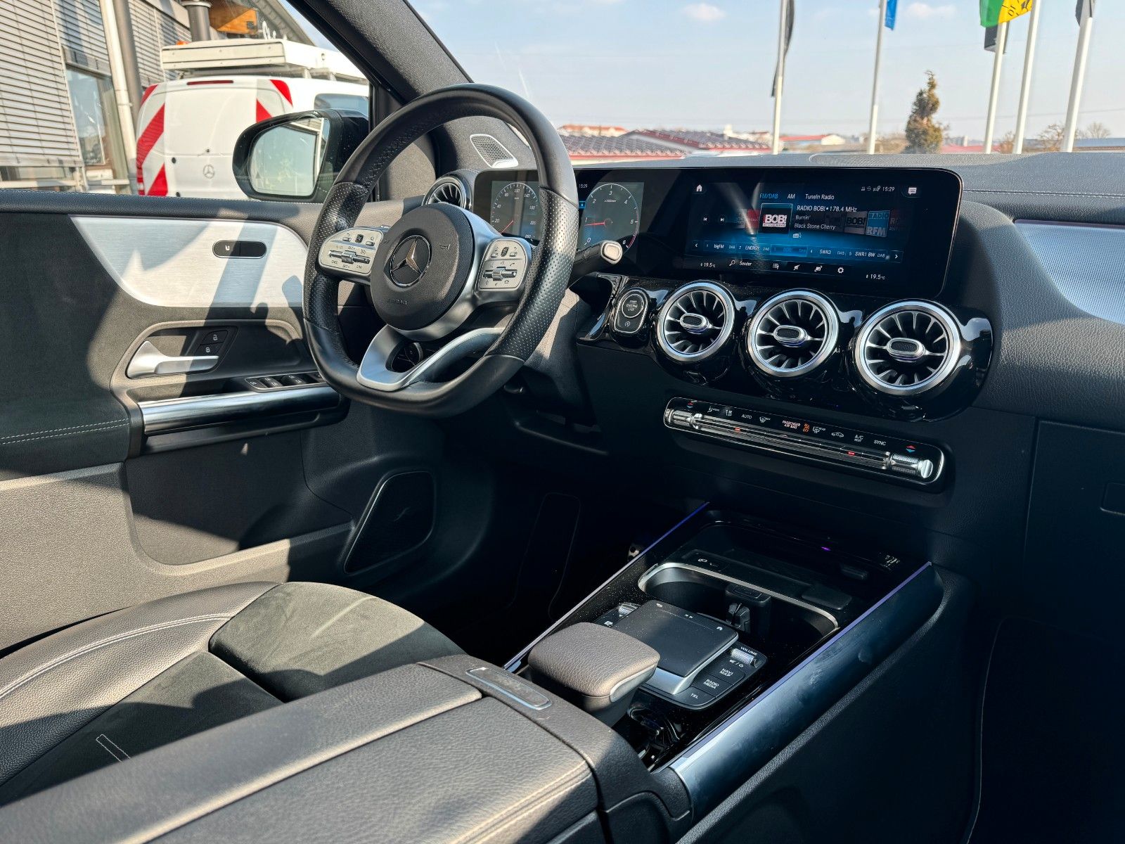 Fahrzeugabbildung Mercedes-Benz B 200 d Edition AMG Night+AHK+Burm+Ambiente