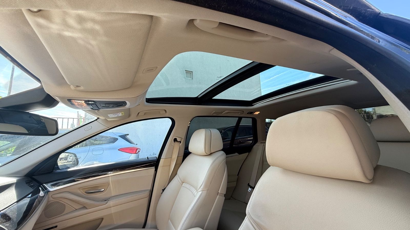 Fahrzeugabbildung BMW Luxury Touring 530 d xDrive