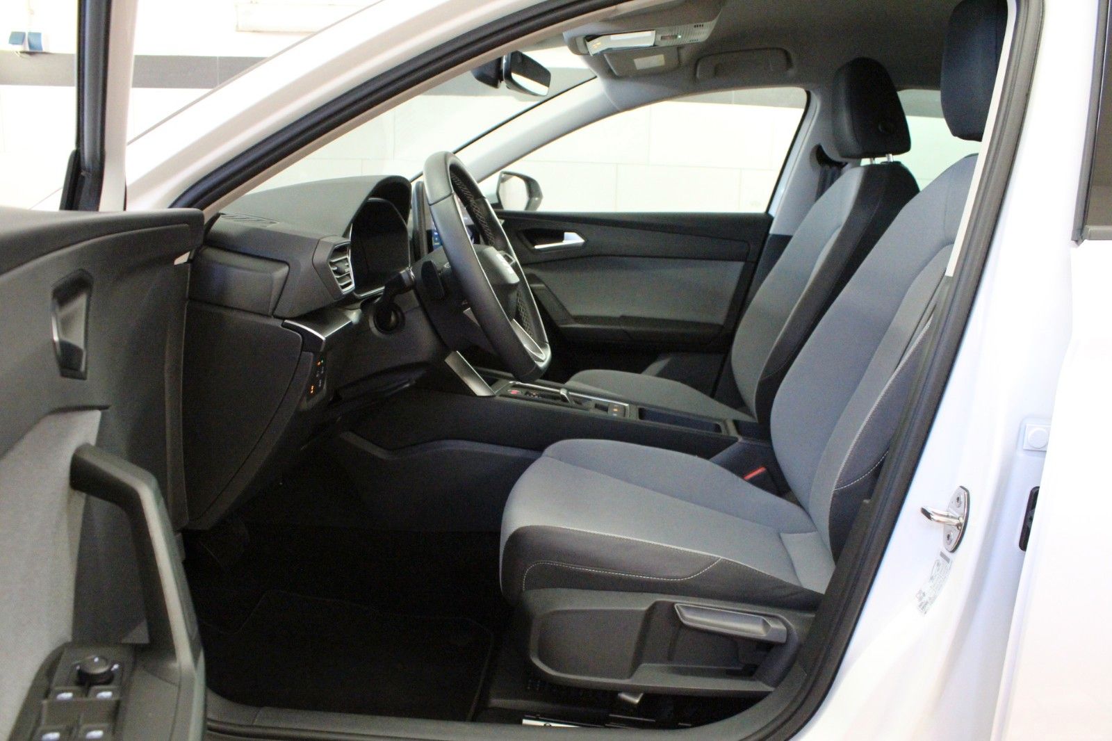 Fahrzeugabbildung SEAT Leon Sportstourer 1.5 Style DSG Automatik